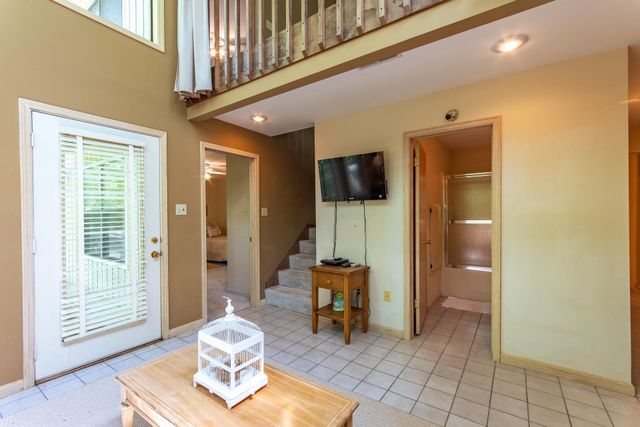 1720 POINT GRAND DR, Savannah, TN 38365