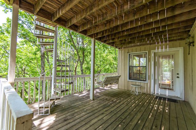 1720 POINT GRAND DR, Savannah, TN 38365