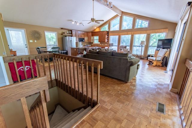 1720 POINT GRAND DR, Savannah, TN 38365