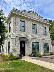 1021 Gluckstadt Road, Gluckstadt, MS 39110