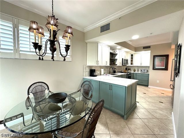 325 Dunes BLVD 306, Naples, FL 34110