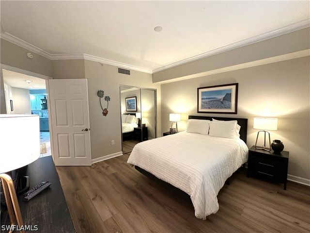 325 Dunes BLVD 306, Naples, FL 34110