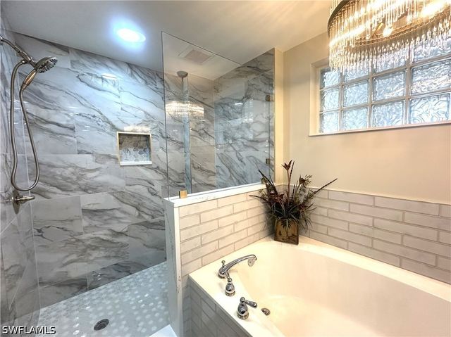 325 Dunes BLVD 306, Naples, FL 34110