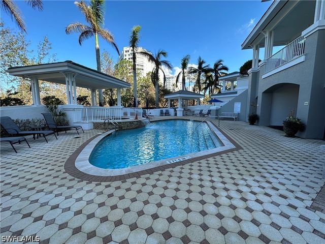 325 Dunes BLVD 306, Naples, FL 34110