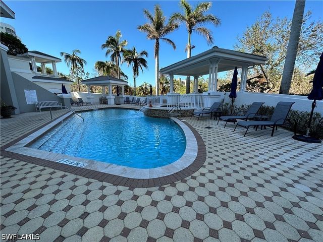 325 Dunes BLVD 306, Naples, FL 34110