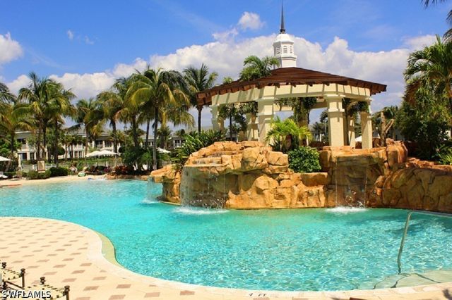 325 Dunes BLVD 306, Naples, FL 34110