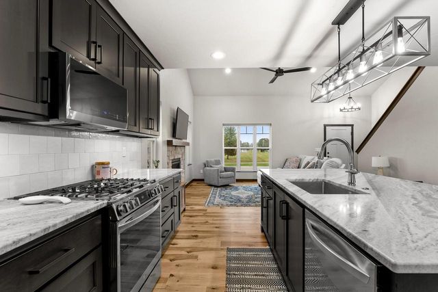 1429 Harbor Lights ROAD, Suamico, WI 54173