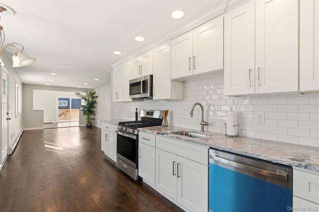 25 Whitetail Lane, Commack, NY 11725