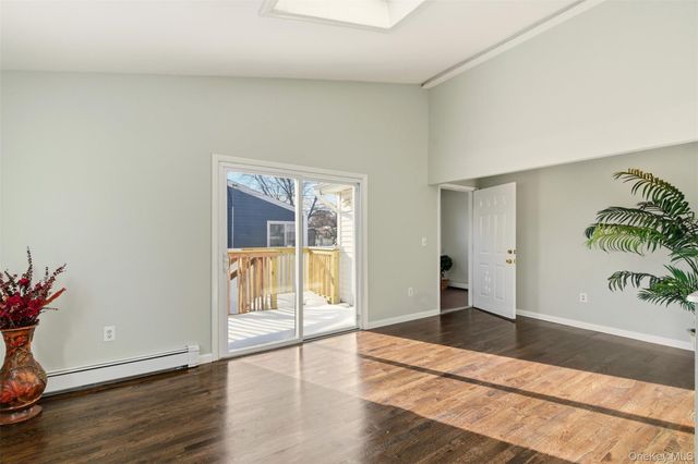 25 Whitetail Lane, Commack, NY 11725