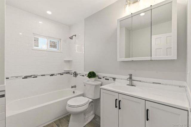 25 Whitetail Lane, Commack, NY 11725