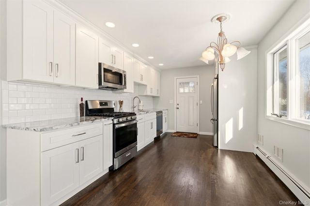 25 Whitetail Lane, Commack, NY 11725