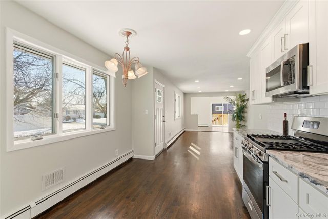 25 Whitetail Lane, Commack, NY 11725