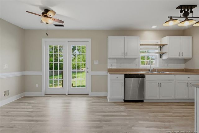 246 Fallingleaf Drive, Raeford, NC 28376