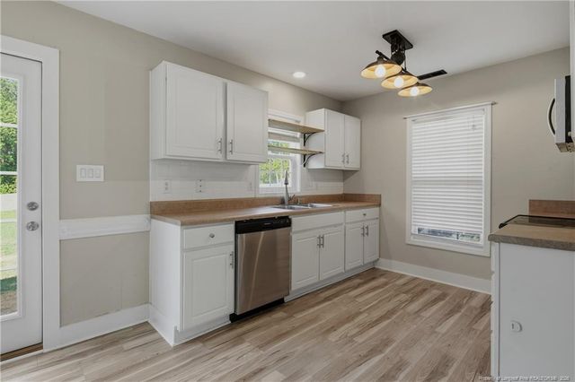 246 Fallingleaf Drive, Raeford, NC 28376