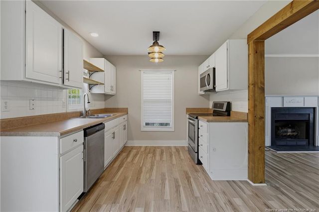 246 Fallingleaf Drive, Raeford, NC 28376