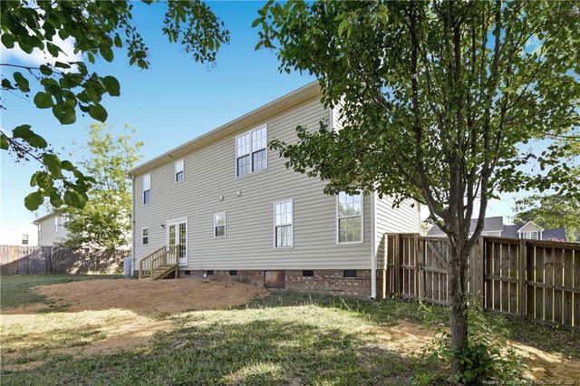 246 Fallingleaf Drive, Raeford, NC 28376