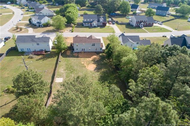 246 Fallingleaf Drive, Raeford, NC 28376