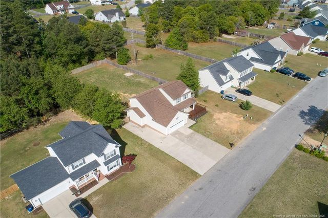 246 Fallingleaf Drive, Raeford, NC 28376