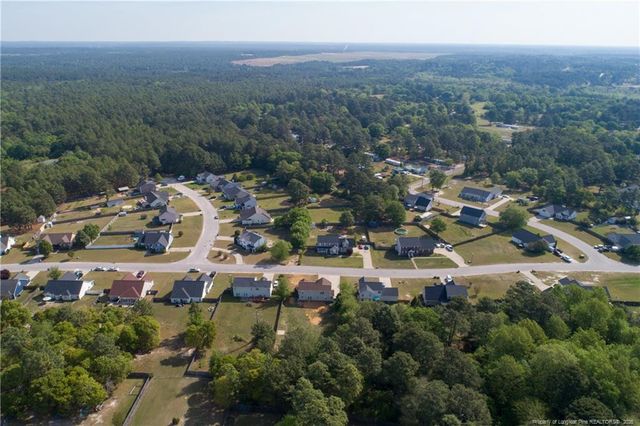 246 Fallingleaf Drive, Raeford, NC 28376