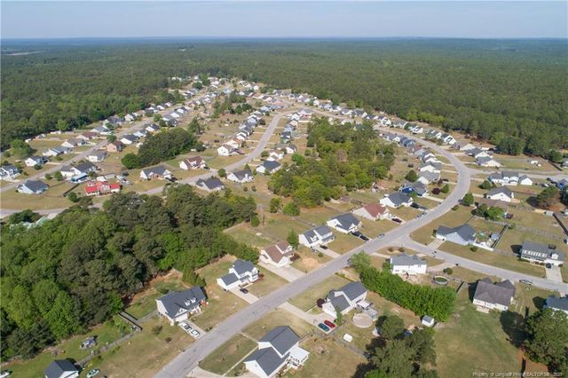 246 Fallingleaf Drive, Raeford, NC 28376