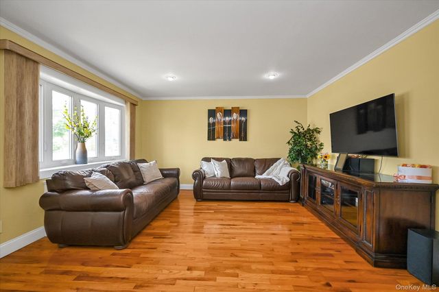 126 Roeckel Avenue, Valley Stream, NY 11580
