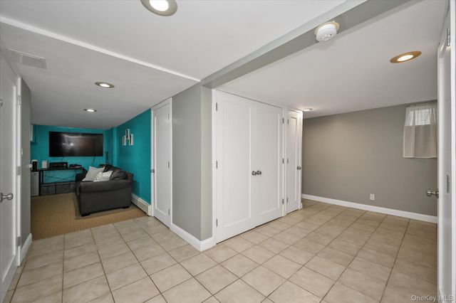 126 Roeckel Avenue, Valley Stream, NY 11580