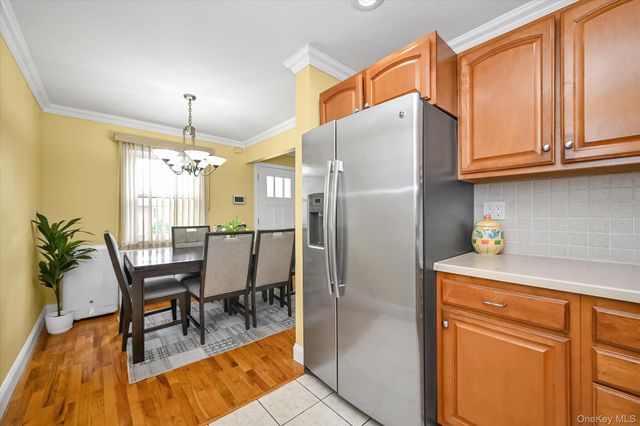 126 Roeckel Avenue, Valley Stream, NY 11580