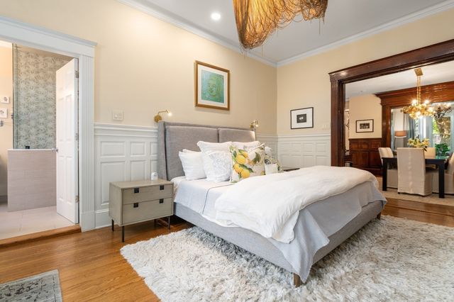 1081 Beacon 8, Brookline, MA 02446