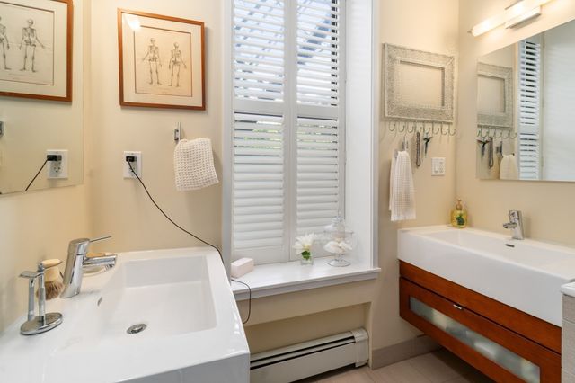 1081 Beacon 8, Brookline, MA 02446