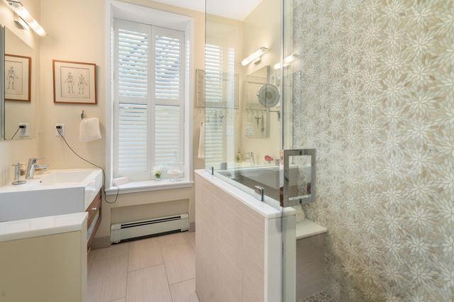 1081 Beacon 8, Brookline, MA 02446