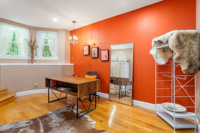 1081 Beacon 8, Brookline, MA 02446