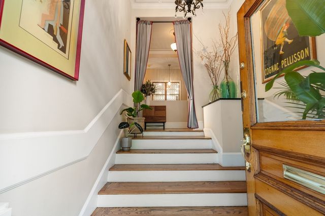 1081 Beacon 8, Brookline, MA 02446