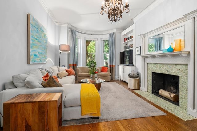 1081 Beacon 8, Brookline, MA 02446