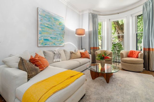 1081 Beacon 8, Brookline, MA 02446