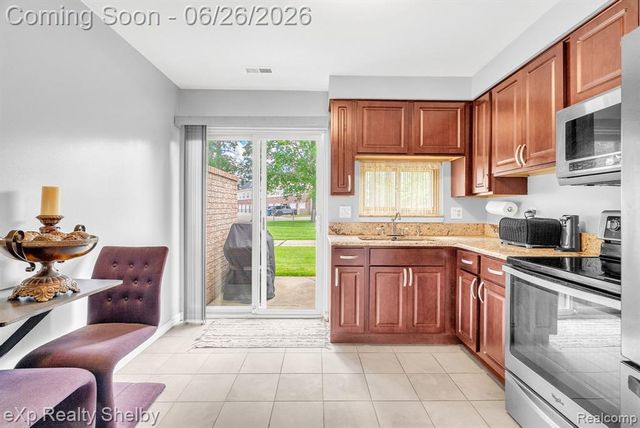 29417 Park Place Drive, Warren, MI 48093