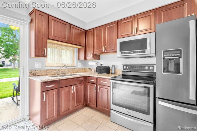 29417 Park Place Drive, Warren, MI 48093