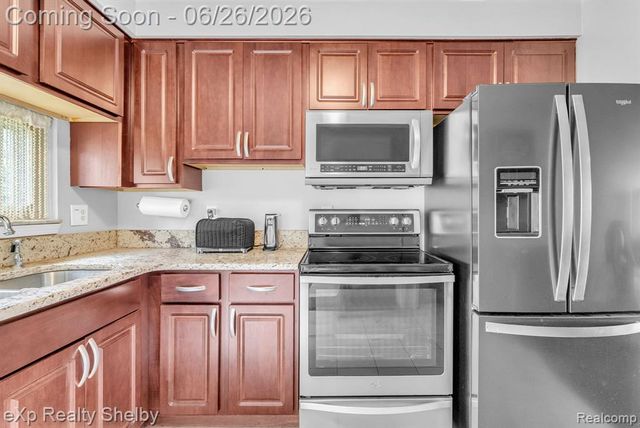 29417 Park Place Drive, Warren, MI 48093