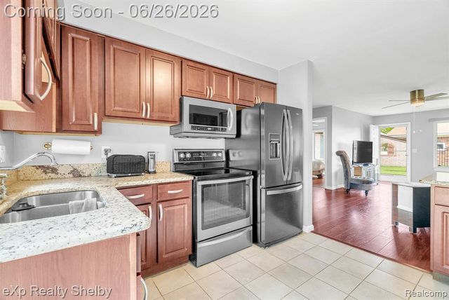 29417 Park Place Drive, Warren, MI 48093