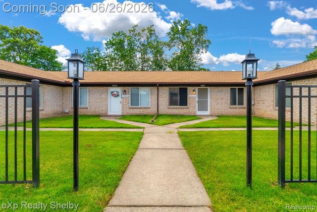 29417 Park Place Drive, Warren, MI 48093