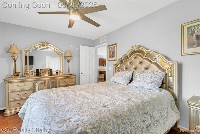 29417 Park Place Drive, Warren, MI 48093