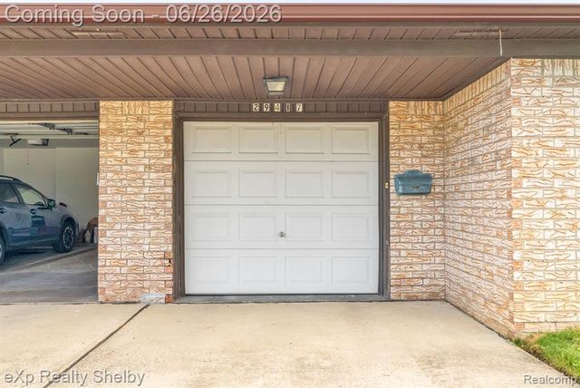 29417 Park Place Drive, Warren, MI 48093
