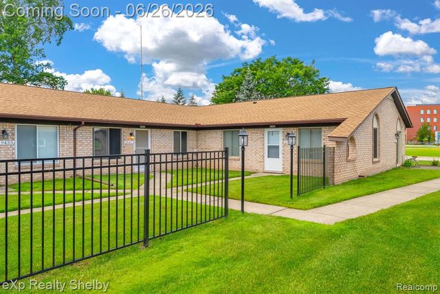 29417 Park Place Drive, Warren, MI 48093