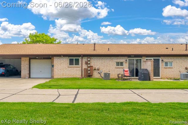 29417 Park Place Drive, Warren, MI 48093