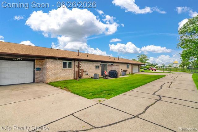 29417 Park Place Drive, Warren, MI 48093