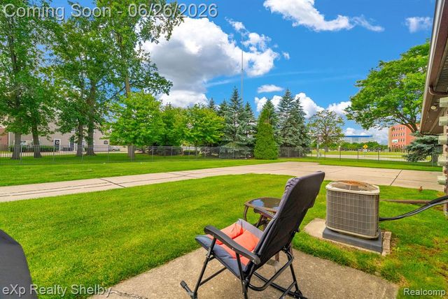 29417 Park Place Drive, Warren, MI 48093