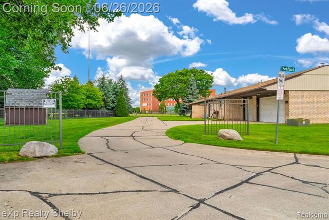 29417 Park Place Drive, Warren, MI 48093