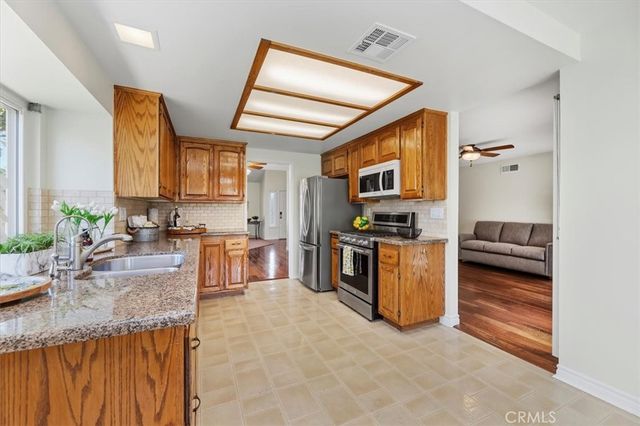 1309 Oxford Circle, Corona, CA 92878
