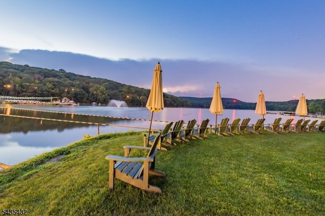 10 Diann Dr, Montville Twp., NJ 07045