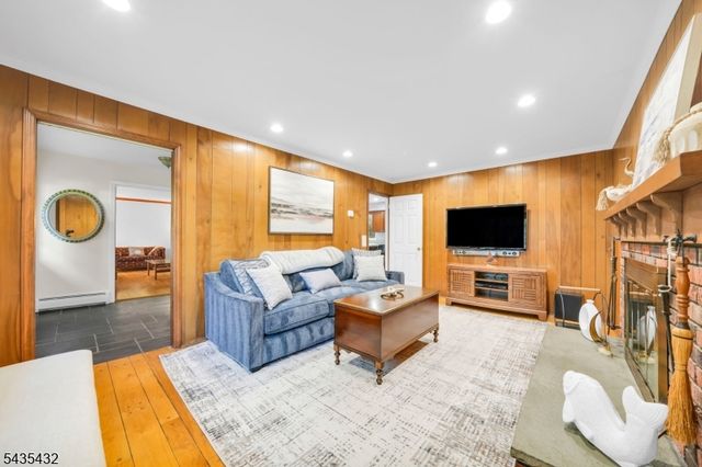 10 Diann Dr, Montville Twp., NJ 07045