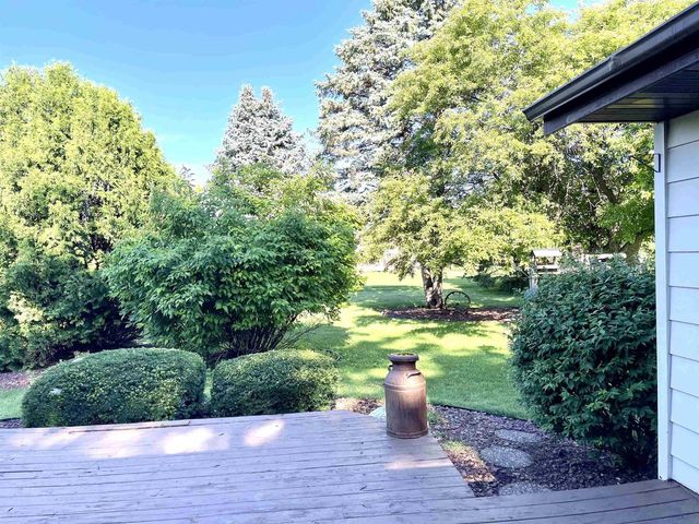 1113 N Wuthering Hills Drive, Janesville, WI 53546